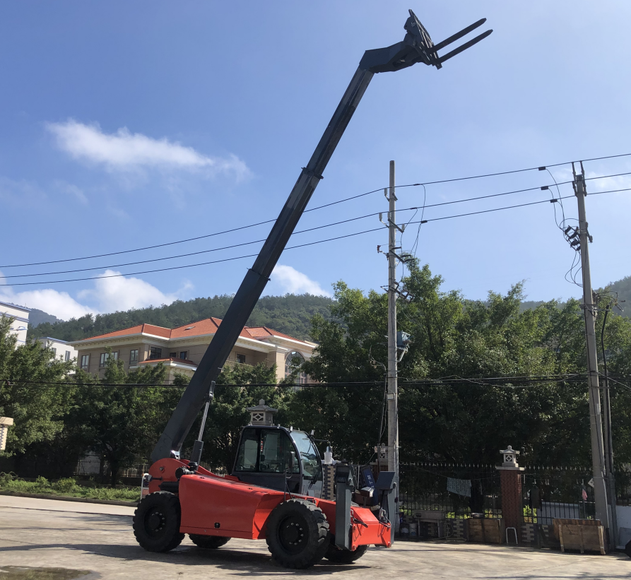  Chariot élévateur télescopique polyvalent GTF40 pour la manutention de matériaux