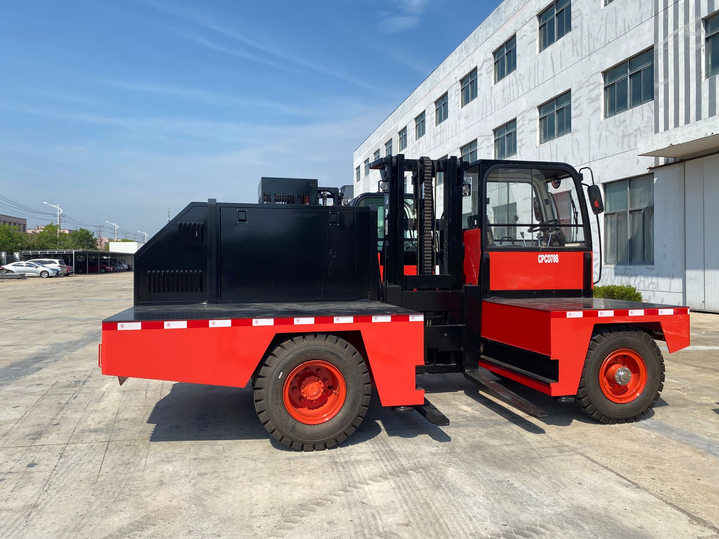  Chariot élévateur latéral diesel robuste de 5 à 7 tonnes